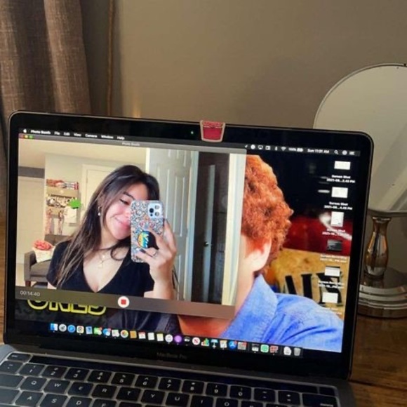 Meet your Posher, Andrea - Picture 1 of 1